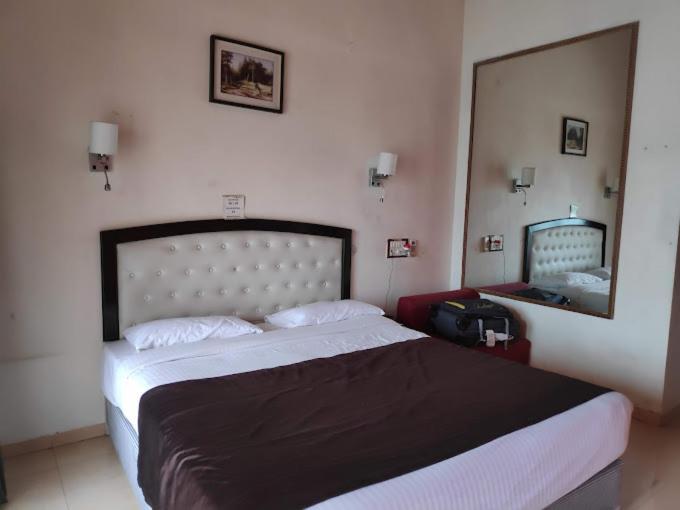 Whispering Woods Resort Lonavala Εξωτερικό φωτογραφία