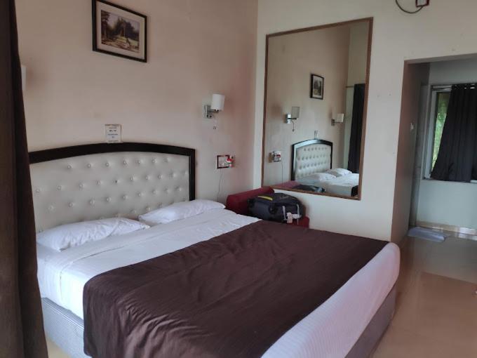 Whispering Woods Resort Lonavala Εξωτερικό φωτογραφία