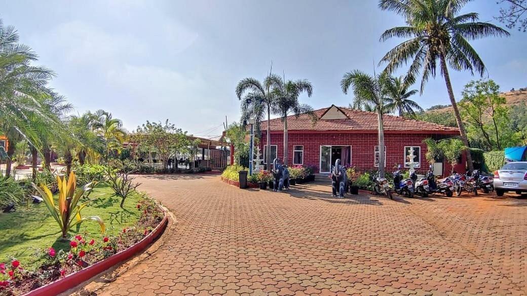 Whispering Woods Resort Lonavala Εξωτερικό φωτογραφία